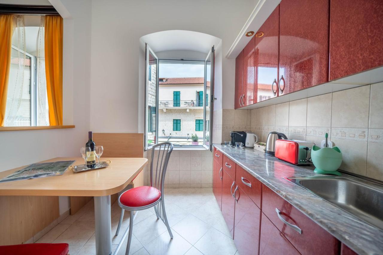 Main Square View Apartment Котор Екстериор снимка